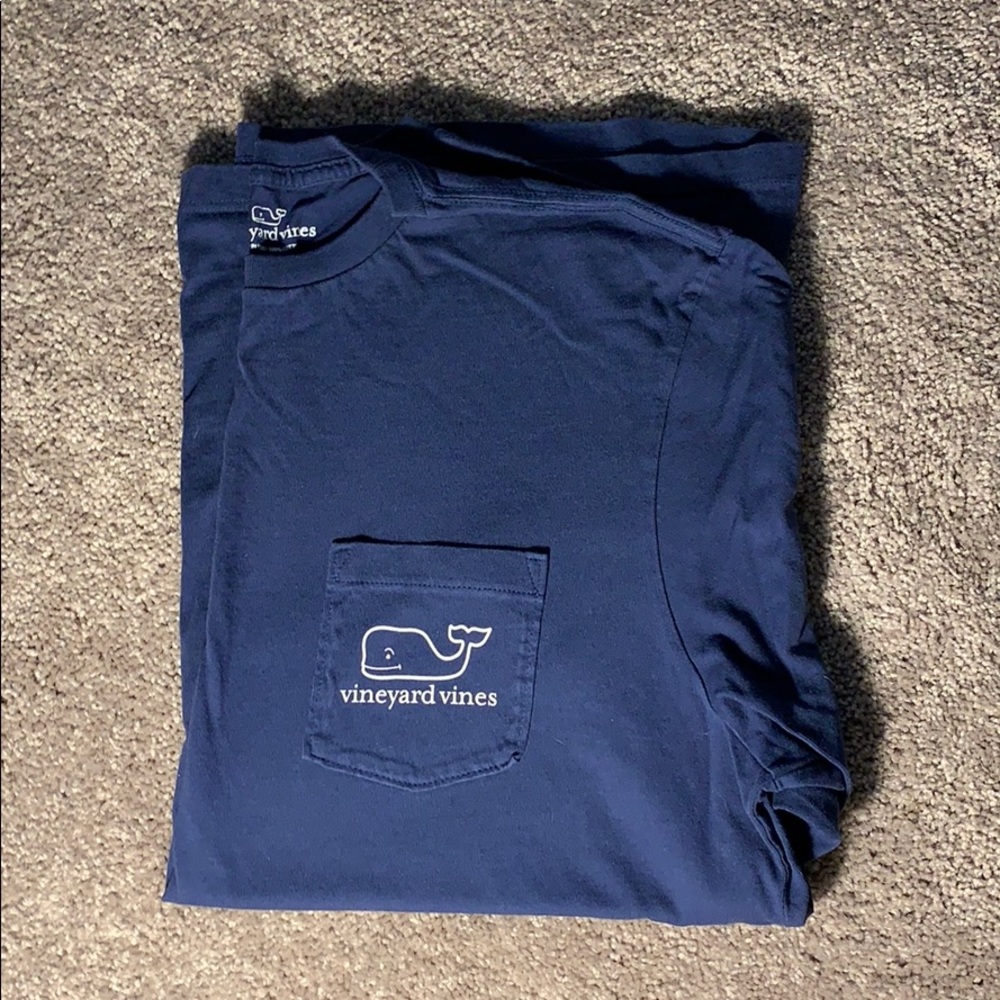 Vineyard vines t shirt